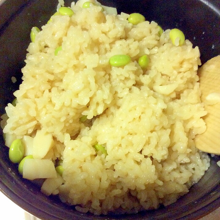 ホタテ貝柱と枝豆の炊き込みご飯